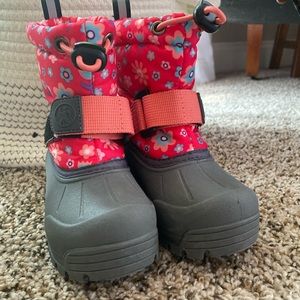 ⭕️SOLD⭕️Toddler, Size 5 Snow Boots